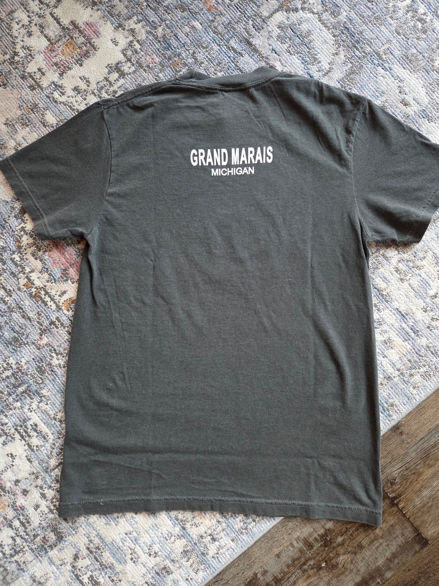 77 ends short sleeve gray