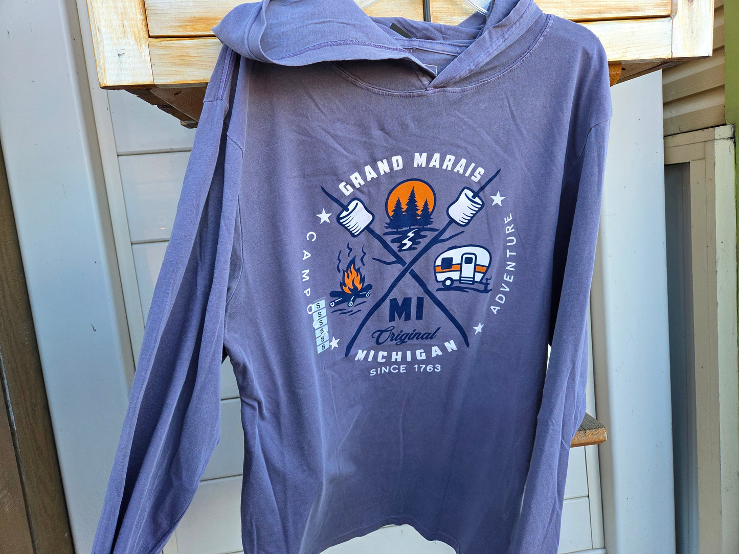 Apex long sleeve hooded shirt