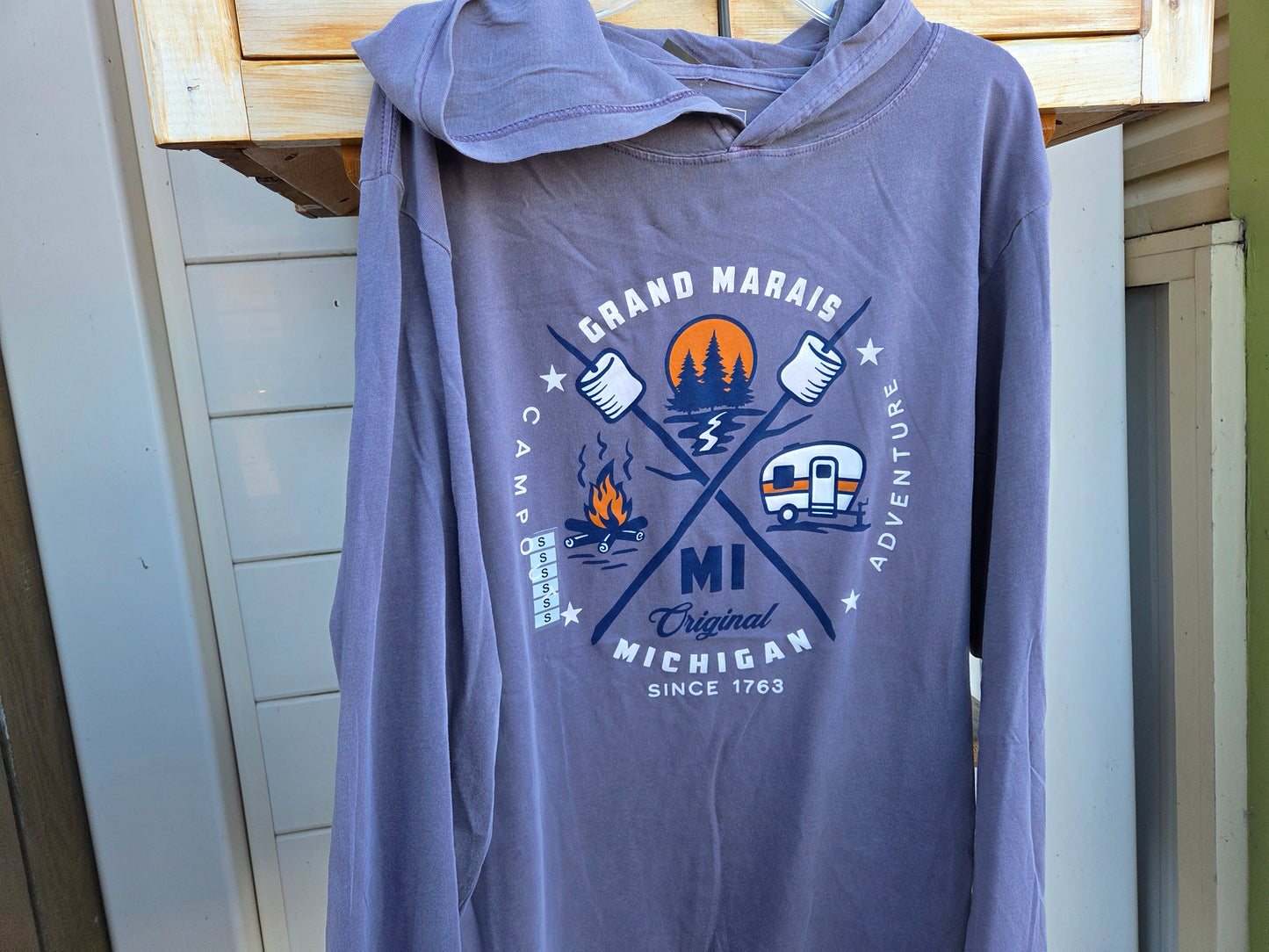 Apex long sleeve hooded shirt