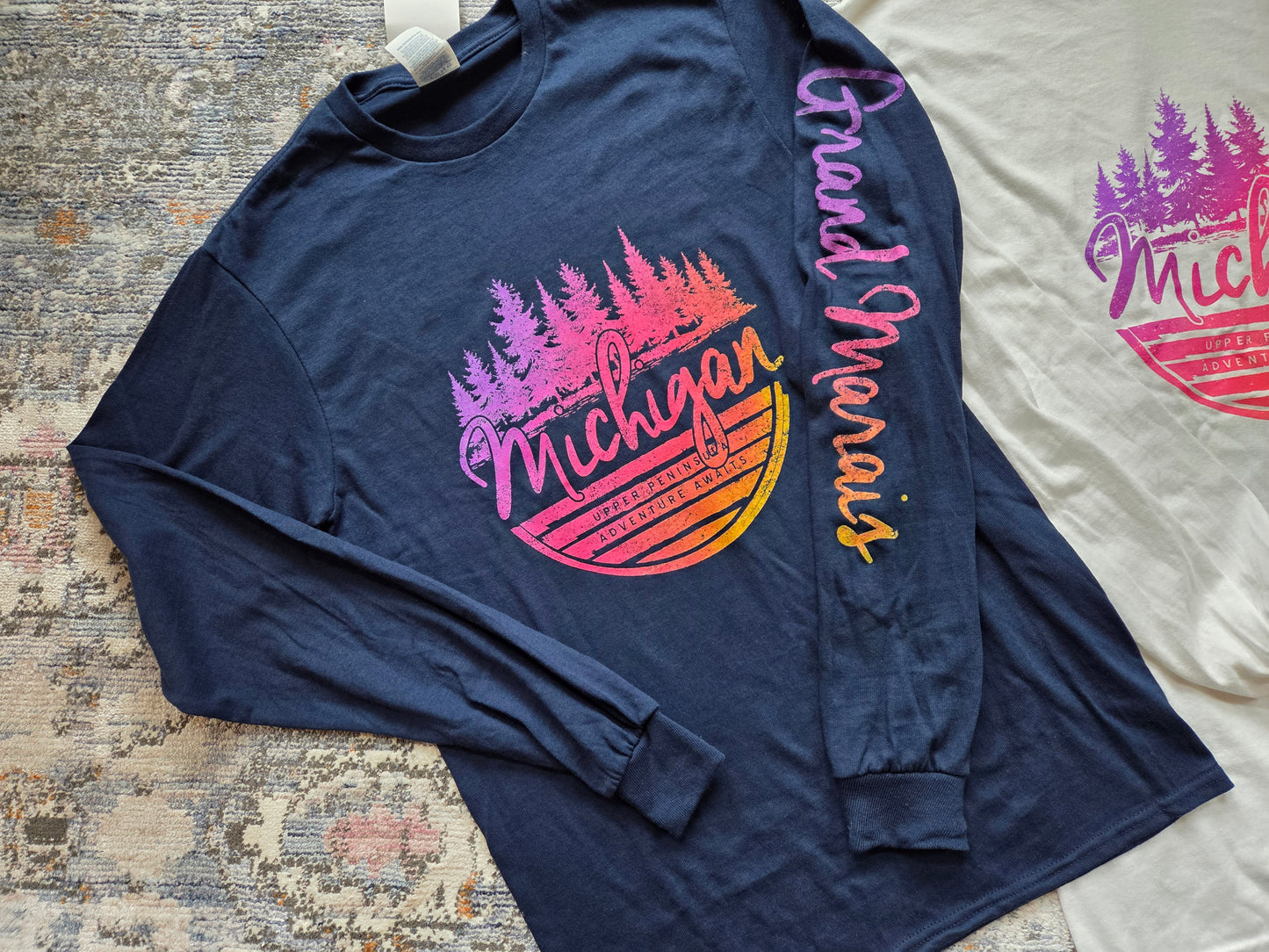 Long sleeve t shirt - navy or white