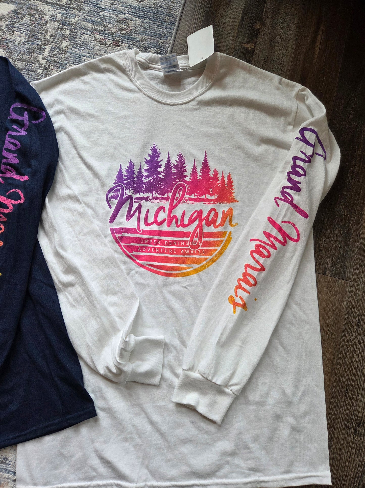 Long sleeve t shirt - navy or white