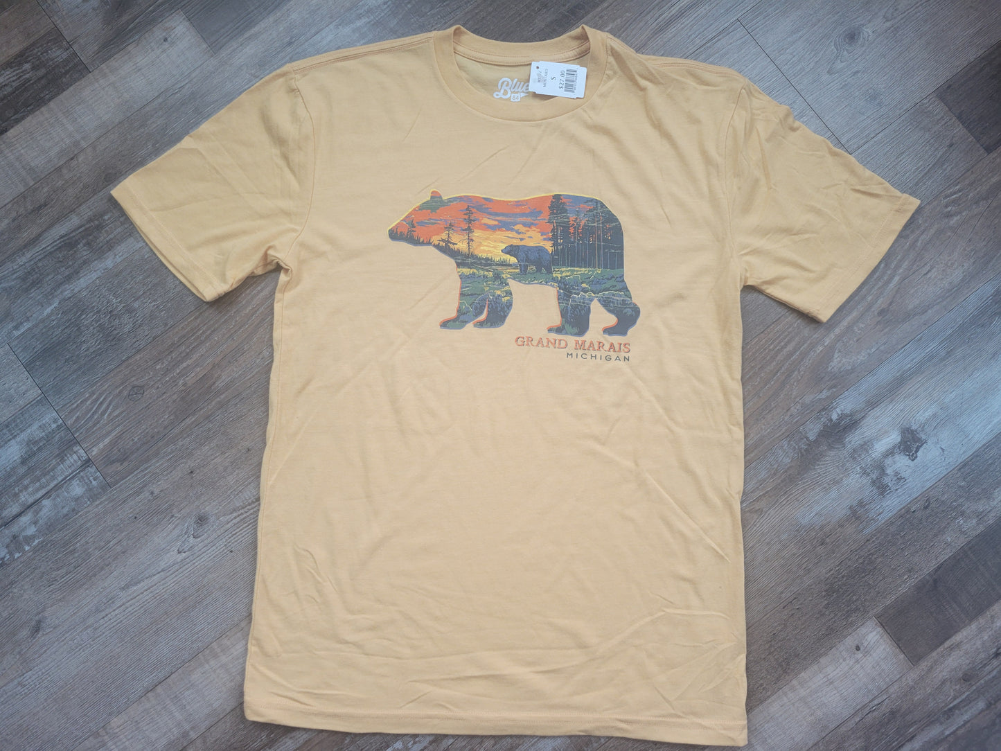 Bear in pines short sleeve