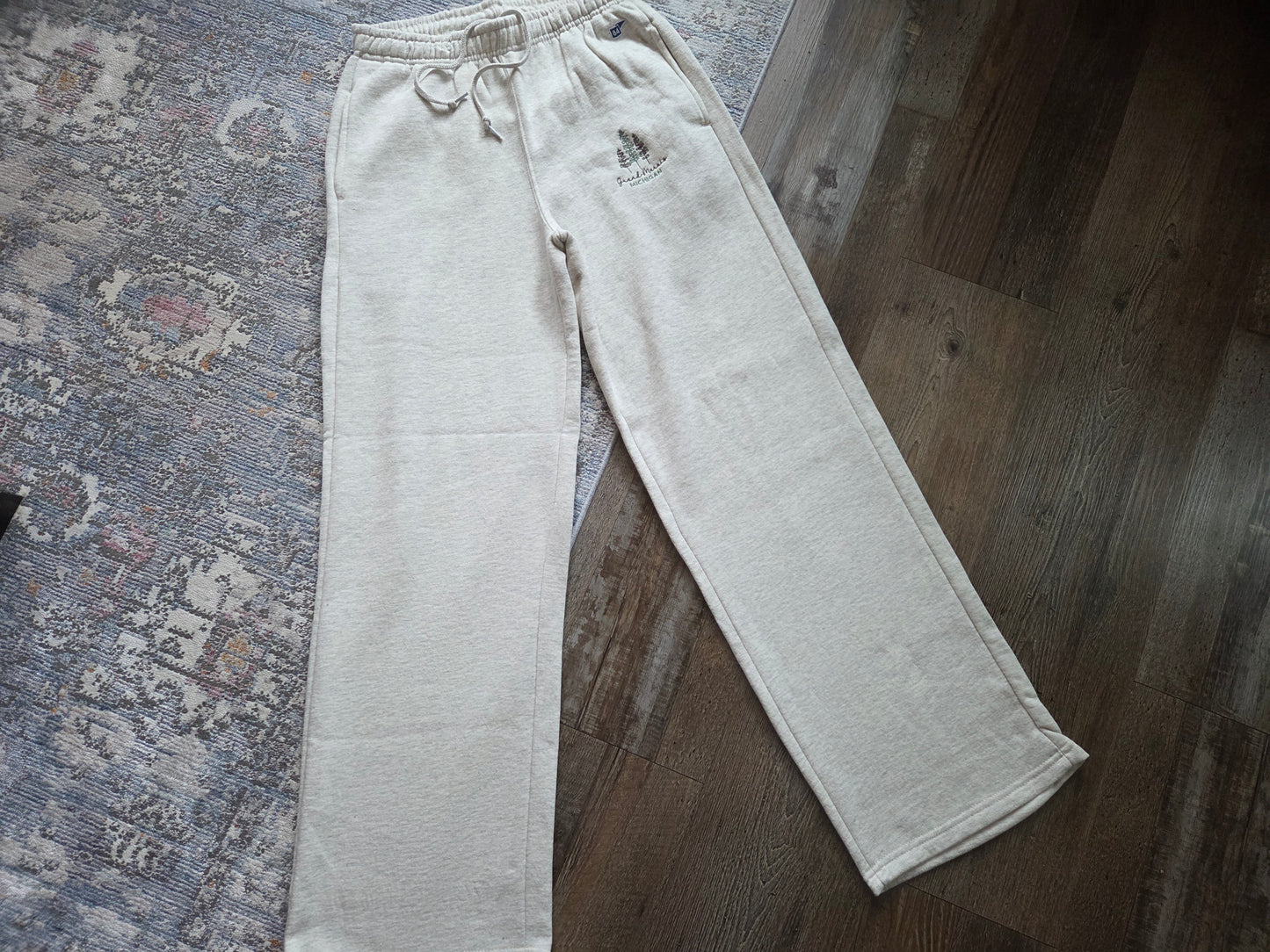 Sweat pants  - oatmeal color or turf green