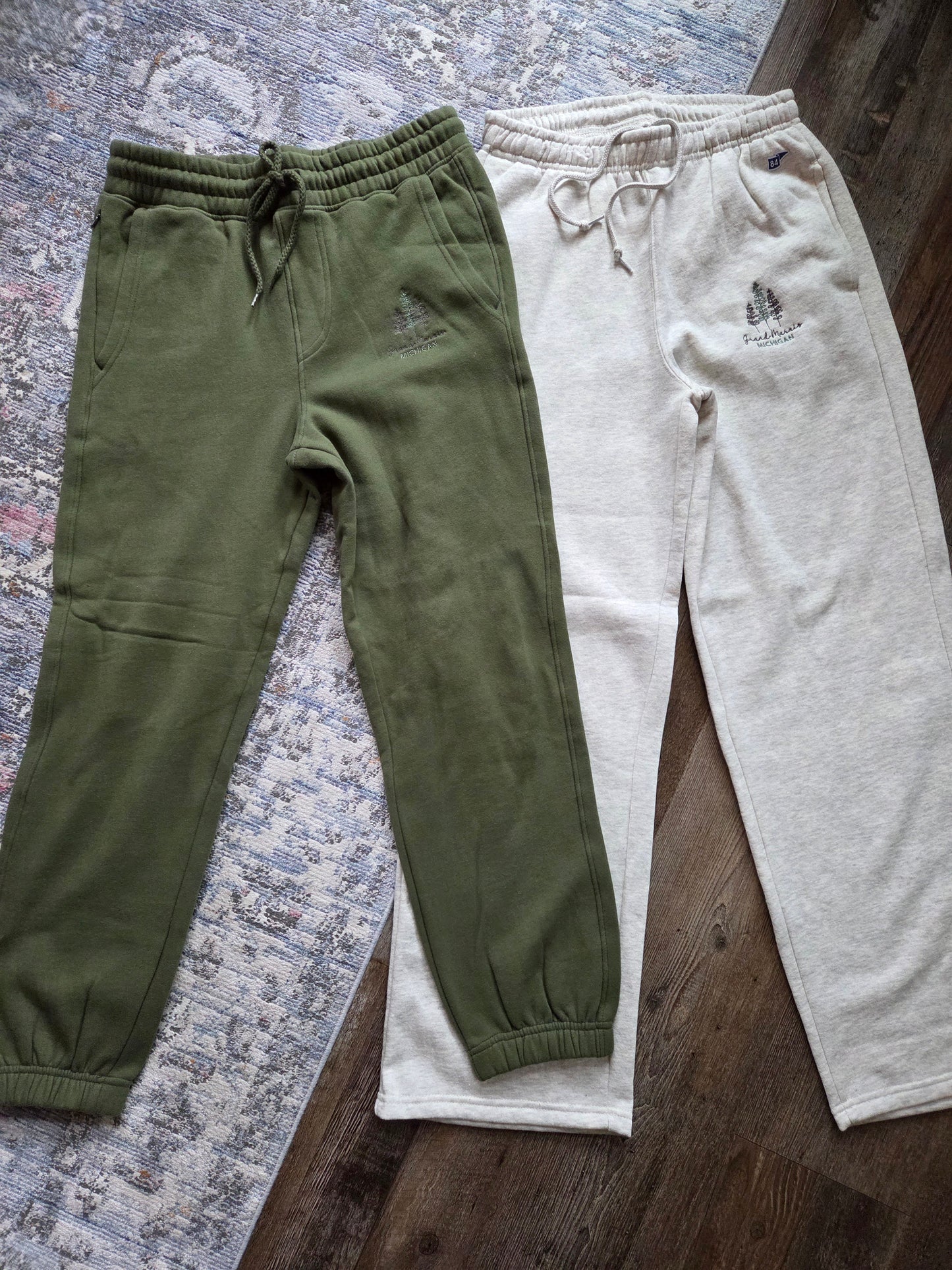 Sweat pants  - oatmeal color or turf green