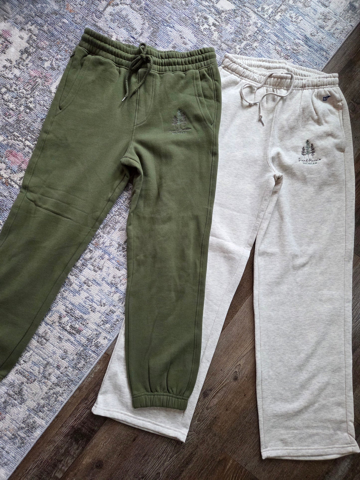 Sweat pants  - oatmeal color or turf green
