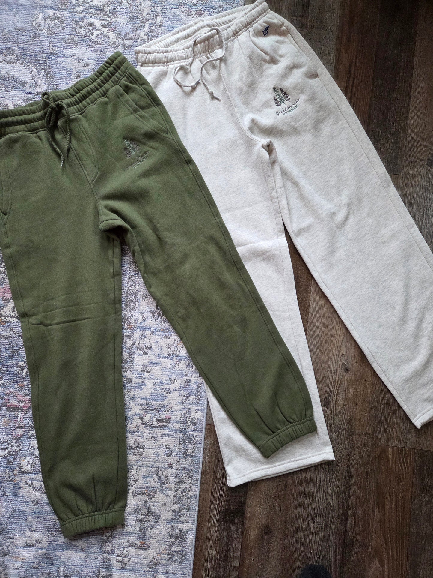 Sweat pants  - oatmeal color or turf green