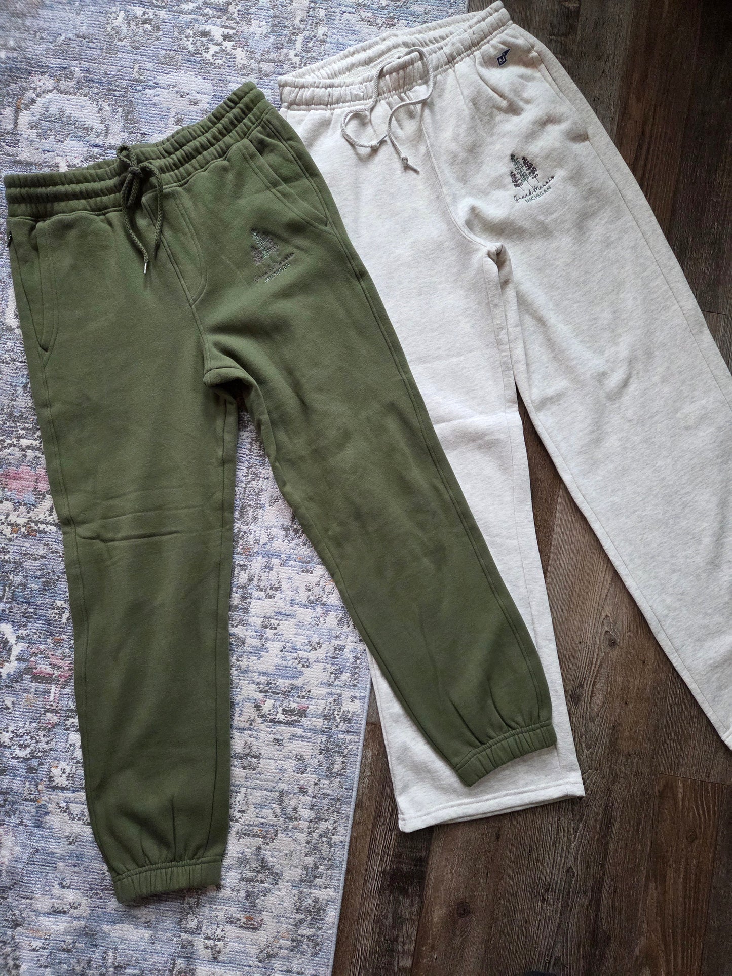 Sweat pants  - oatmeal color or turf green