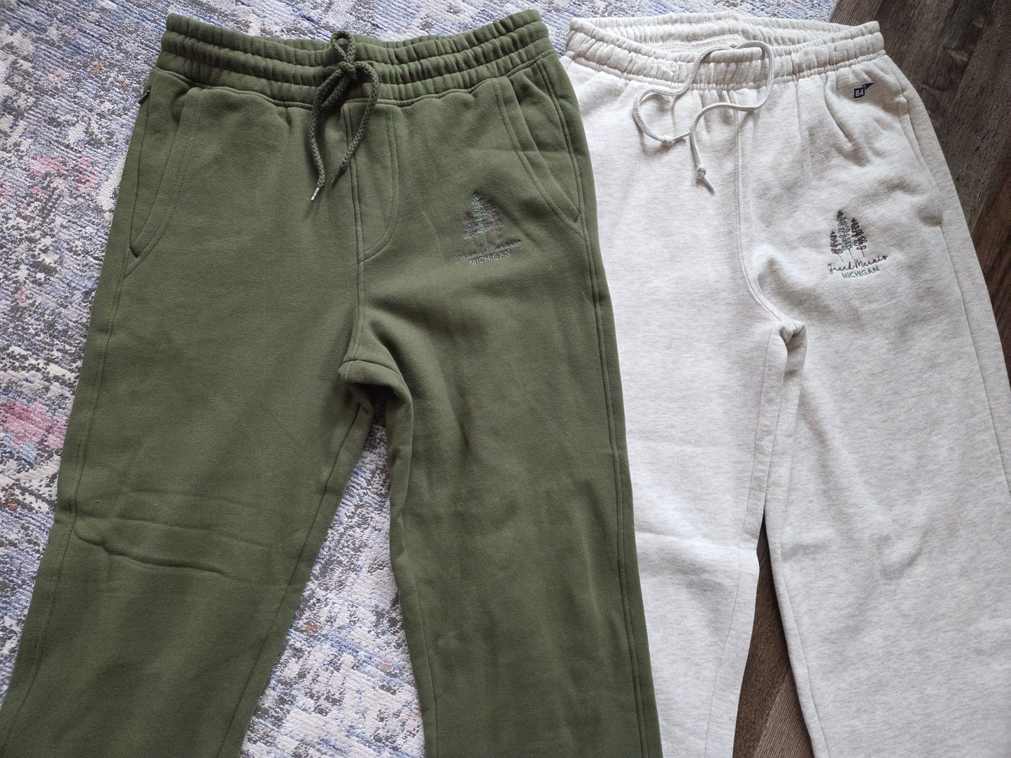 Sweat pants  - oatmeal color or turf green