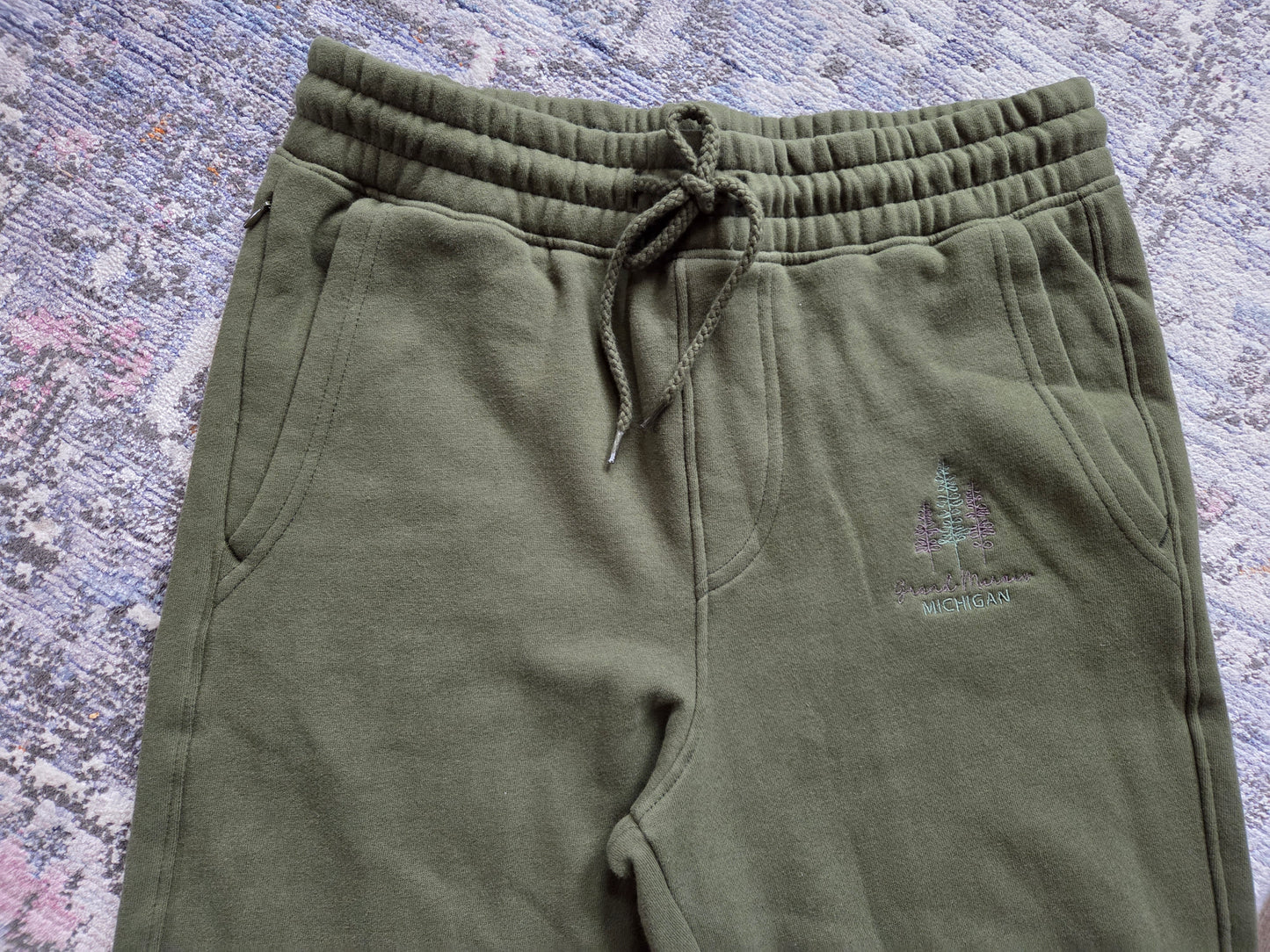 Sweat pants  - oatmeal color or turf green