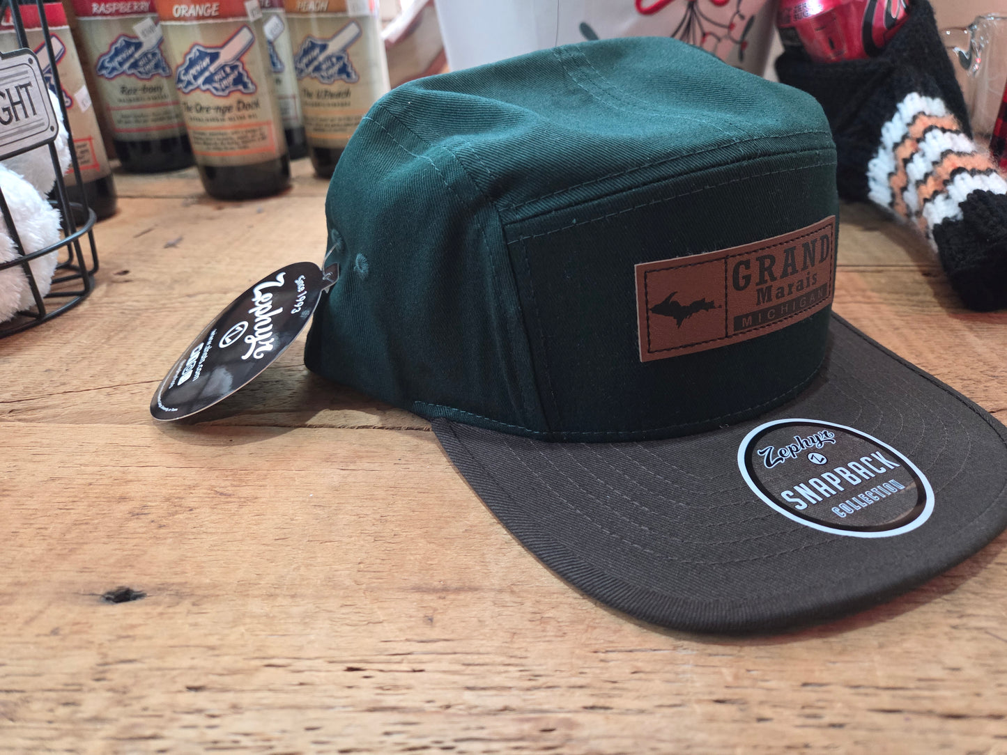 Flat bill snap back hat Green