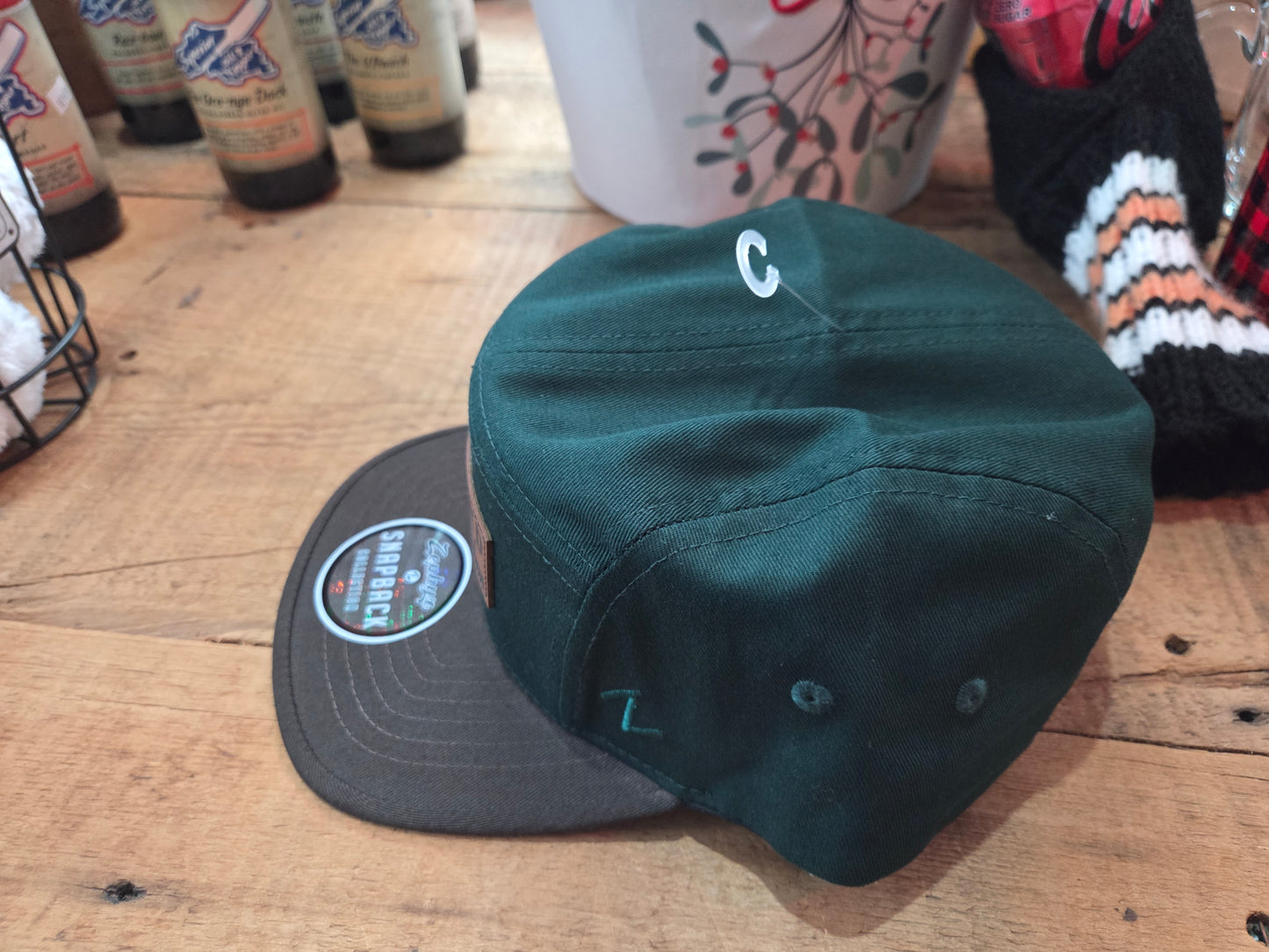 Flat bill snap back hat Green