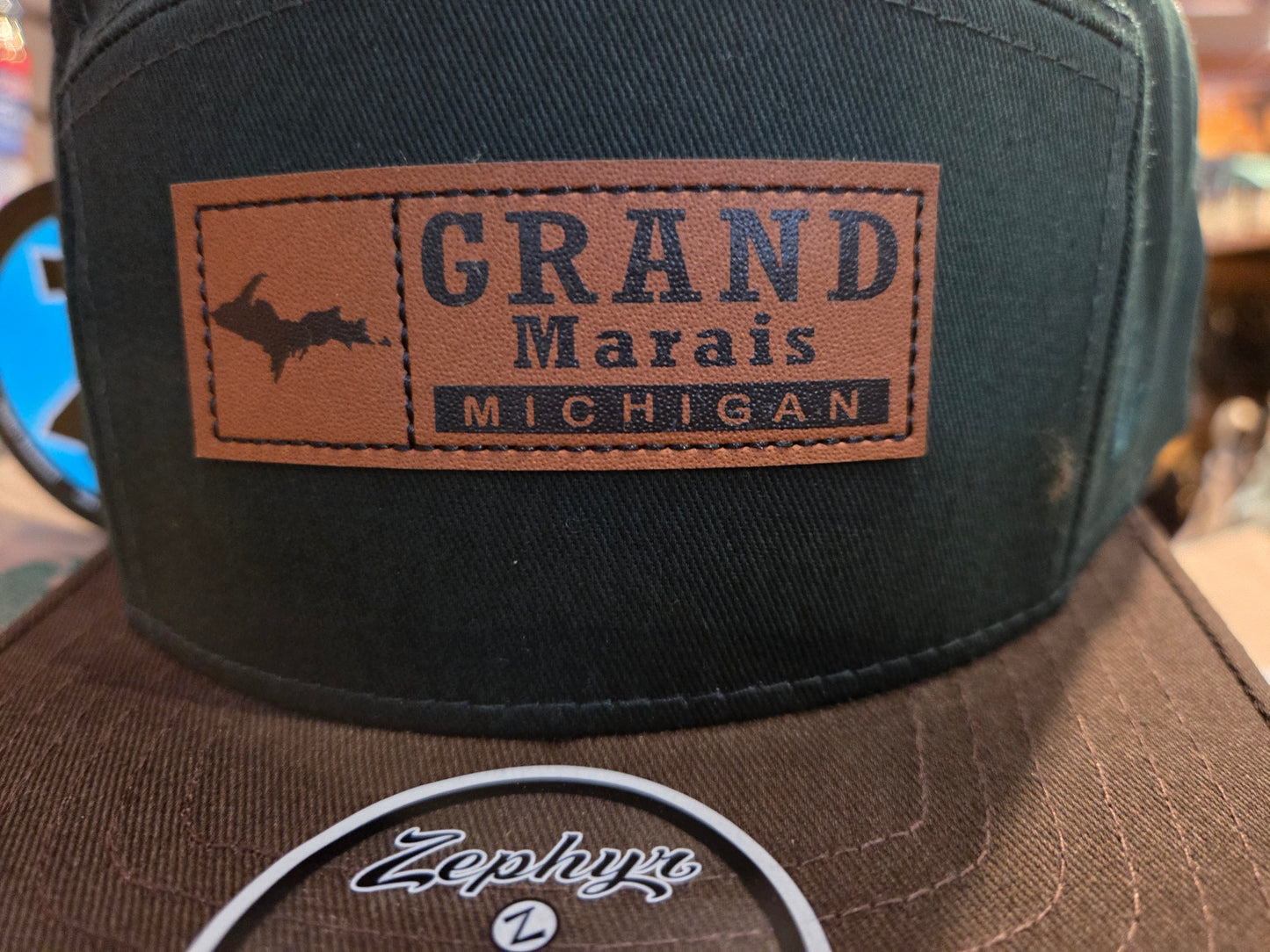 Flat bill snap back hat Green