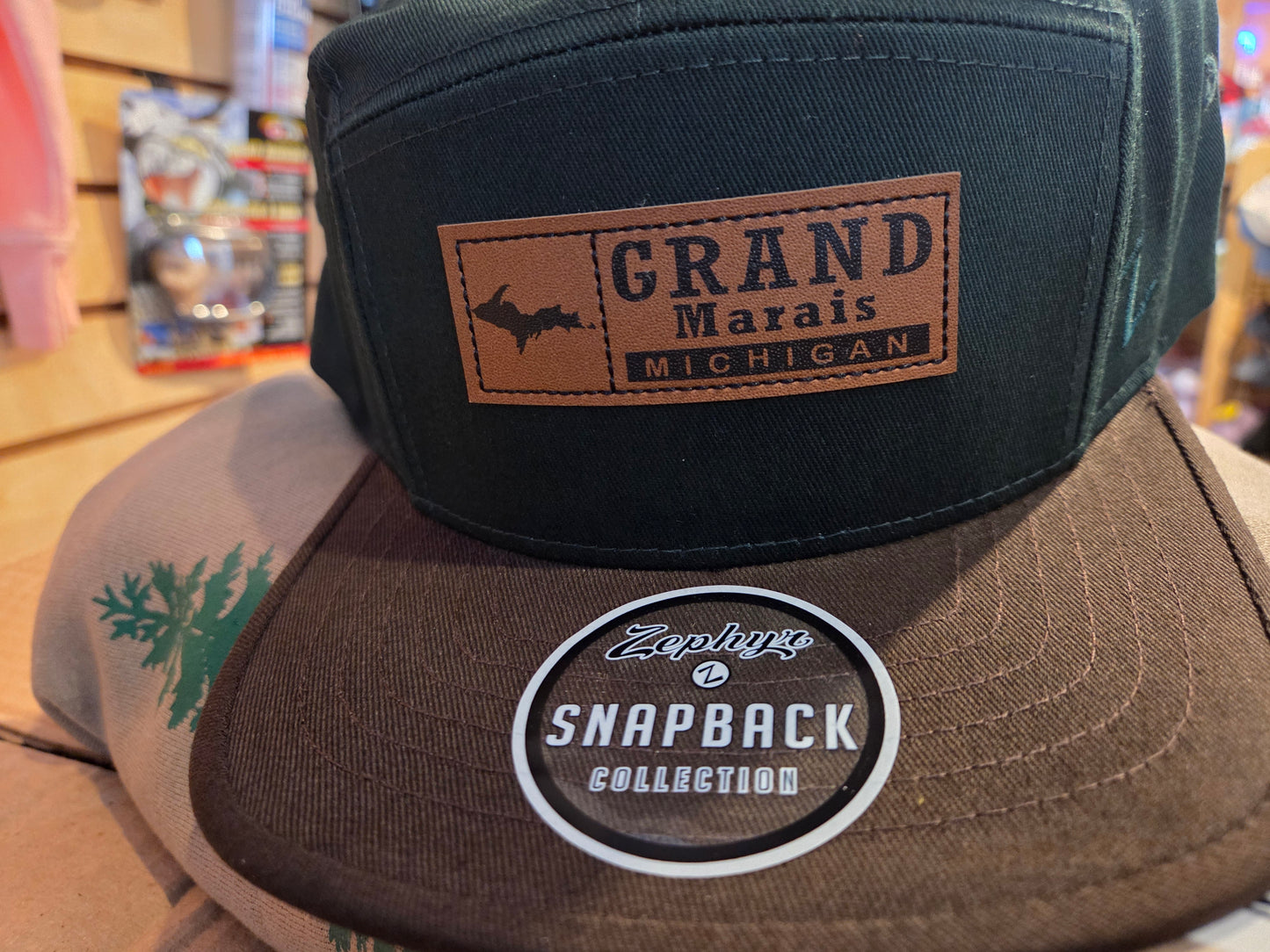 Flat bill snap back hat Green