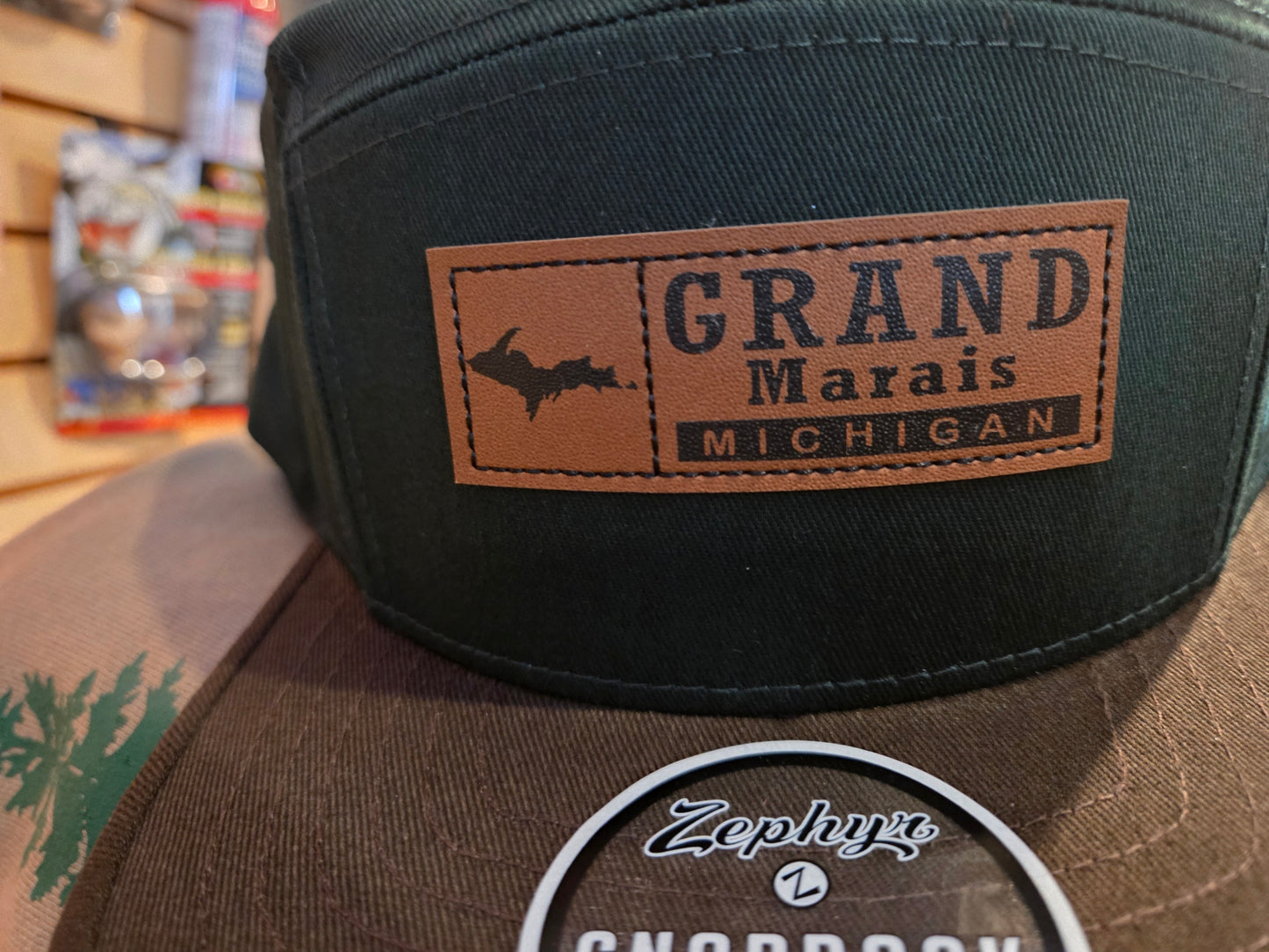 Flat bill snap back hat Green