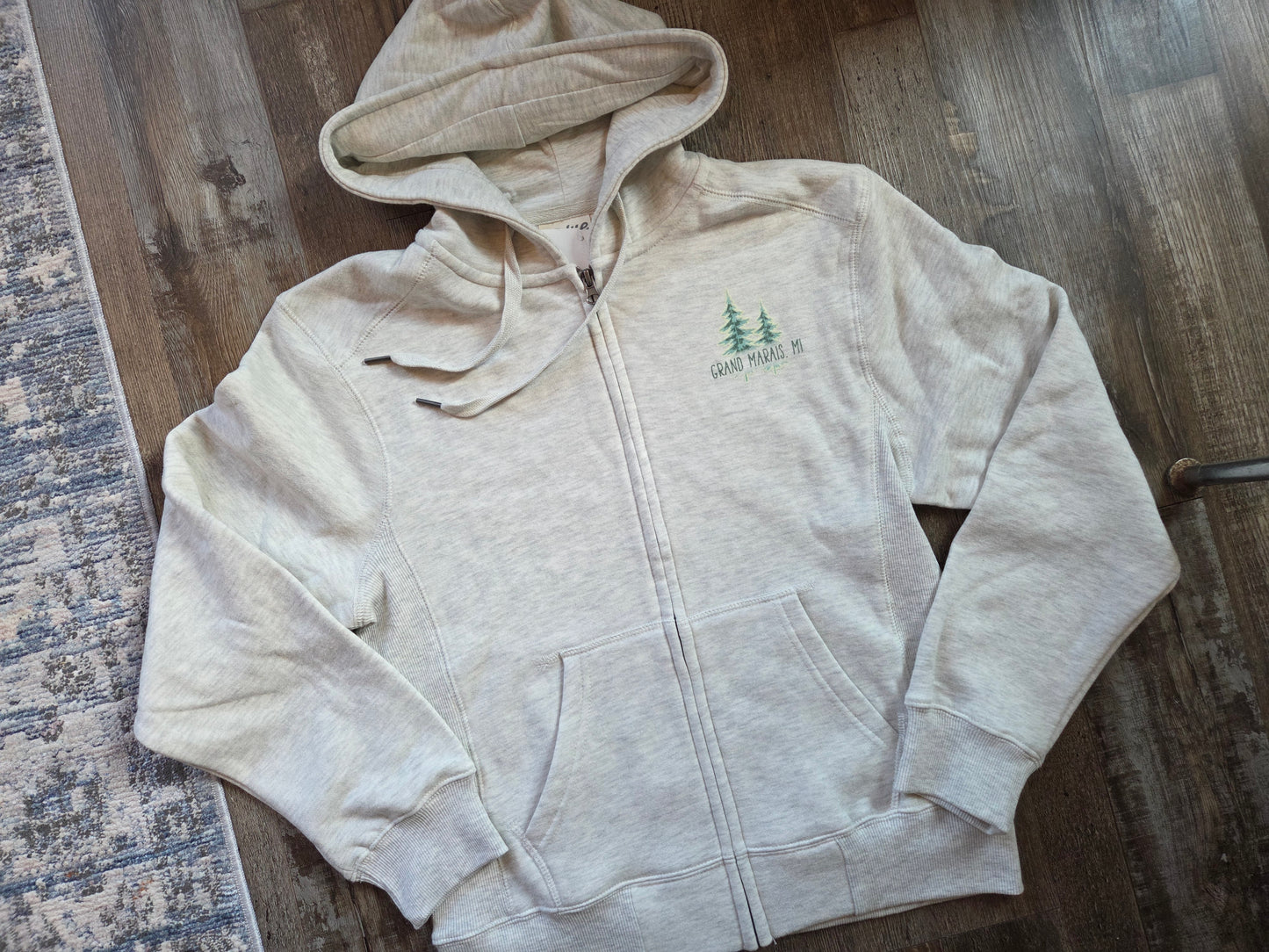 Hoodie with loons on back