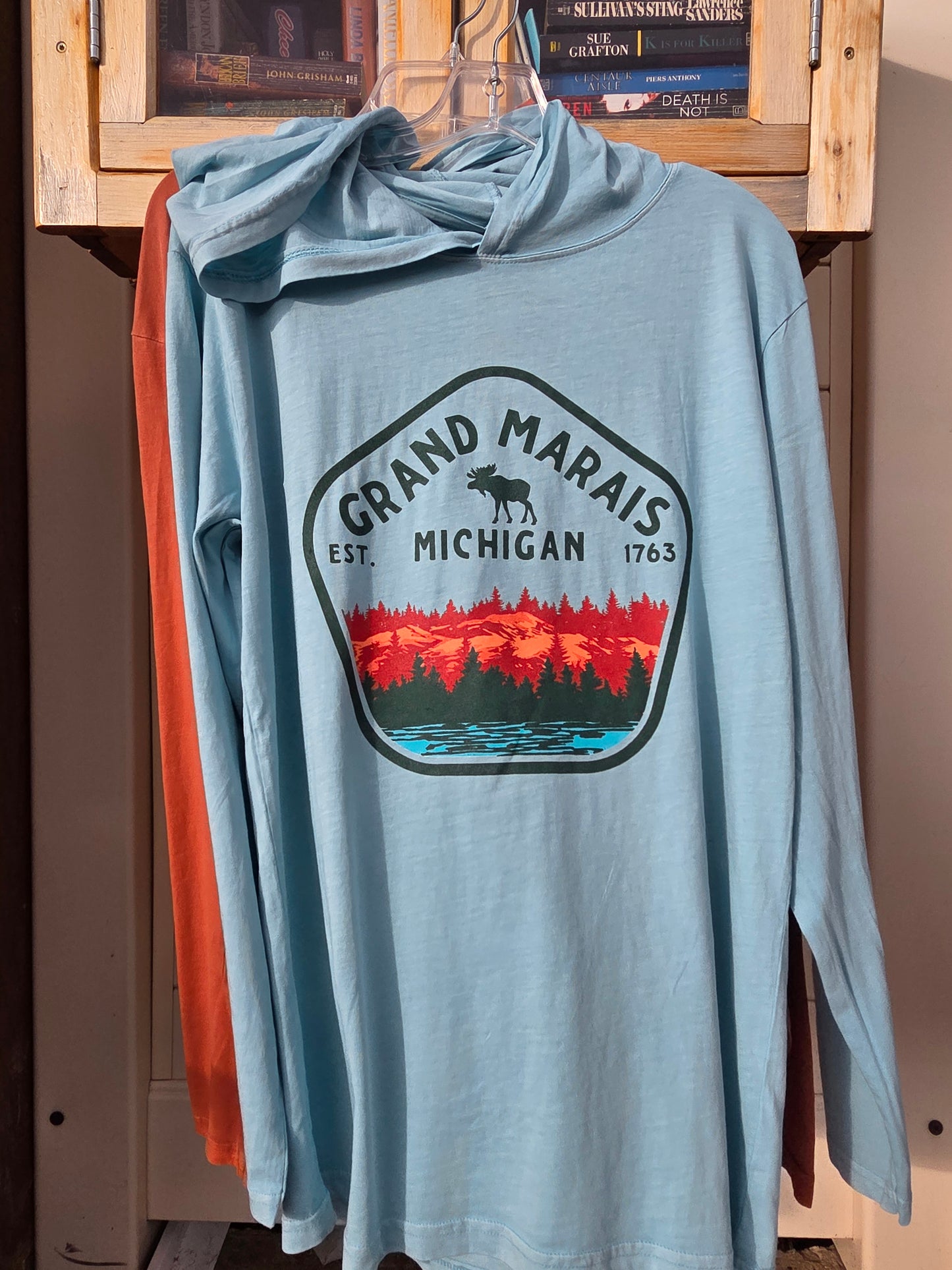 Long sleeve hooded shirt - blue or clay