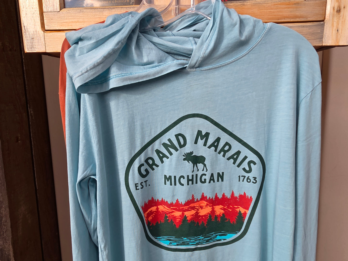 Long sleeve hooded shirt - blue or clay