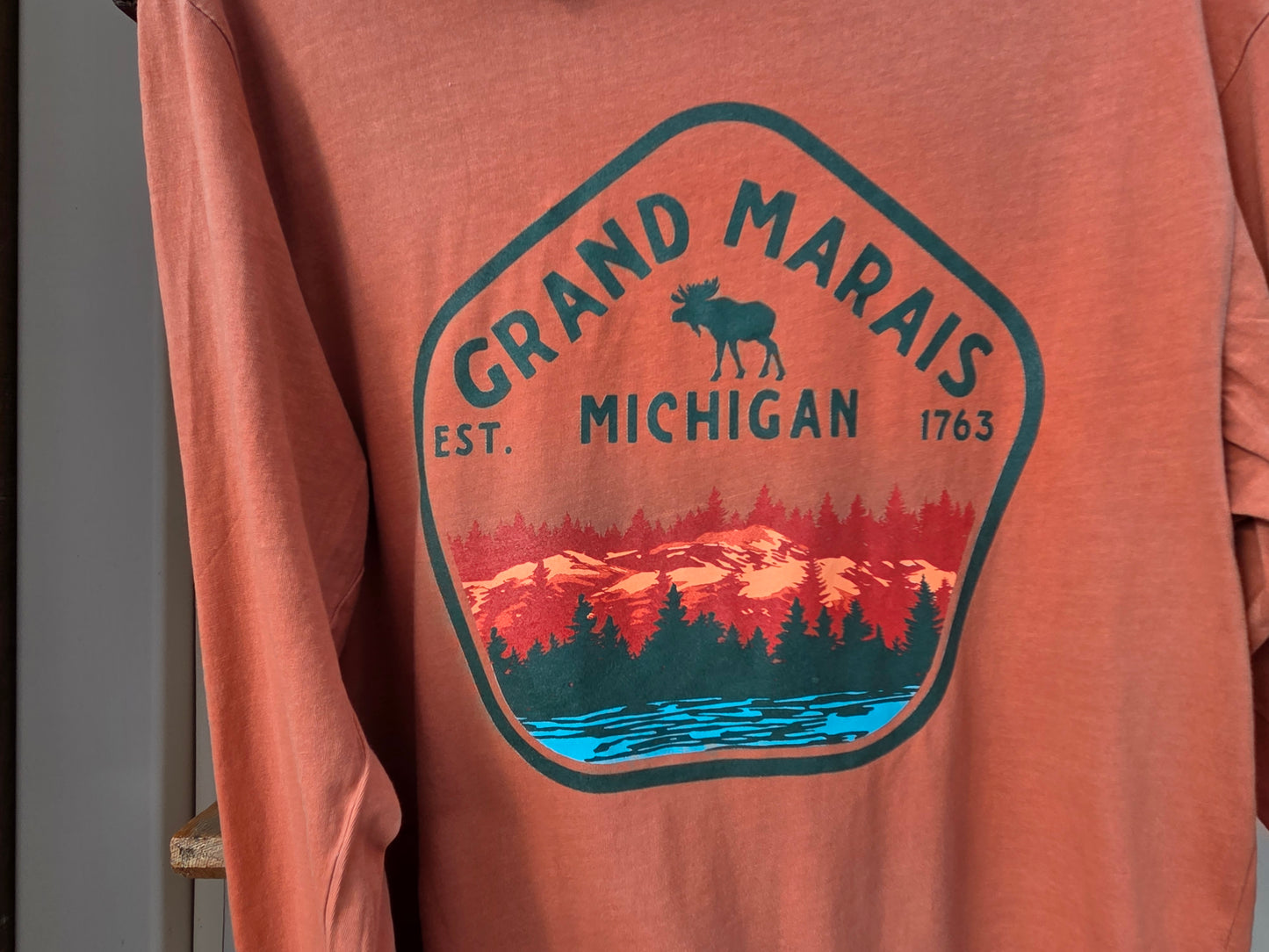 Long sleeve hooded shirt - blue or clay